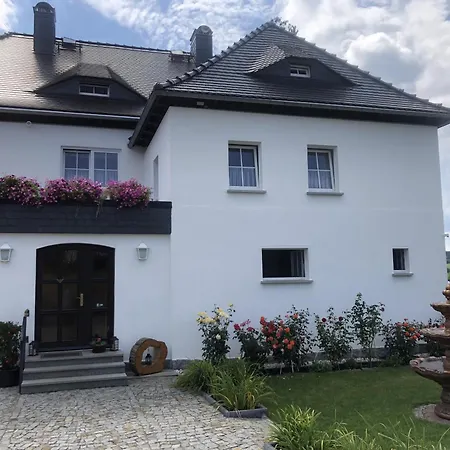 Apartment Ferienwohnung-hainberg Ebersbach-Neugersdorf